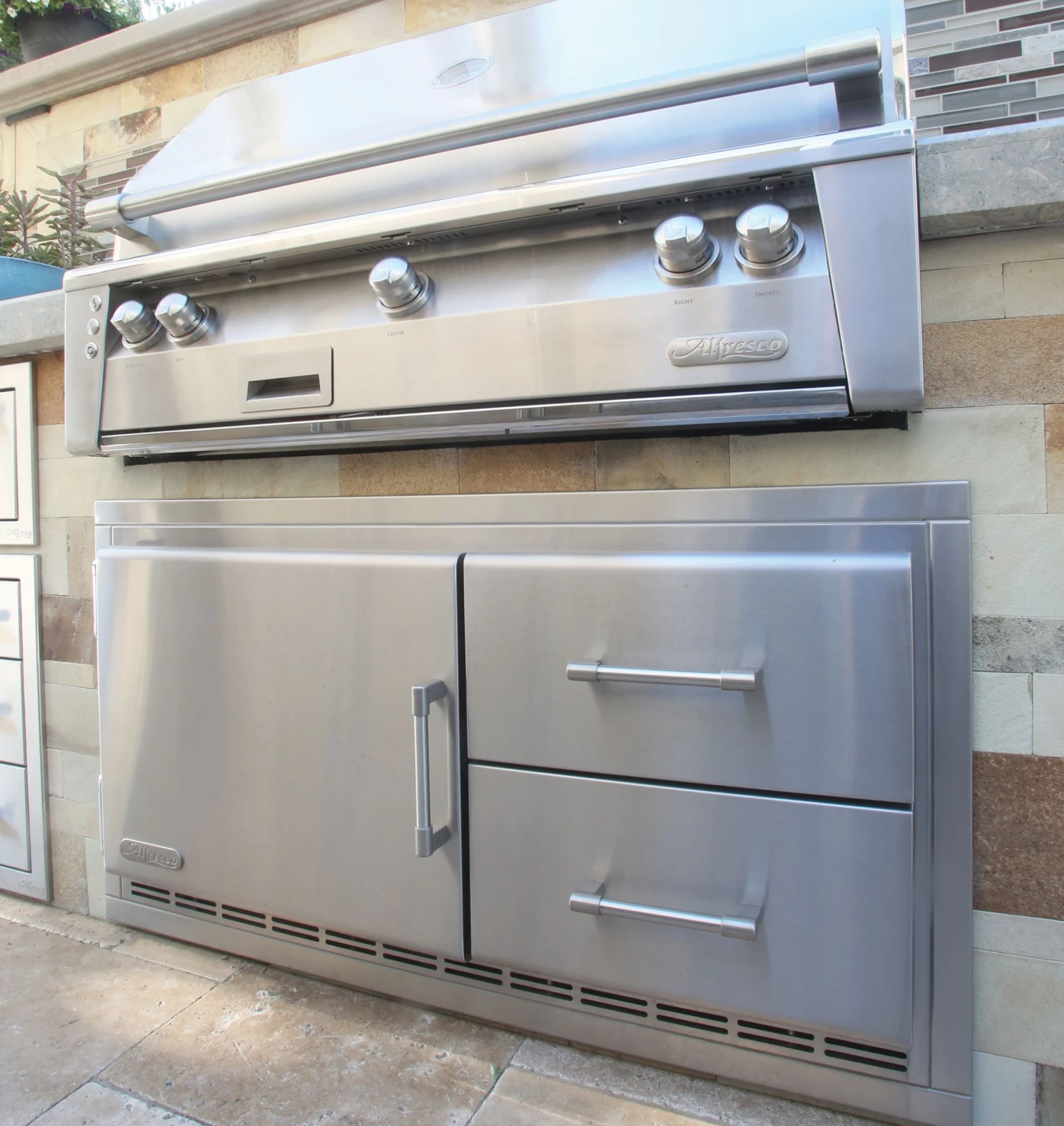 Alfresco ARXE-42 Under-Grill Refrigerator, Built-In, 42-Inch 3 Alfresco ARXE-42 Under-Grill Refrigerator, Built-In, 42-Inch