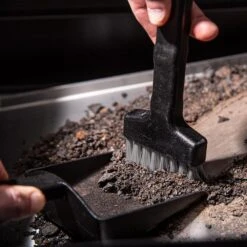 Broil King 65900 Pellet Grill Cleaning Kit -Weber Store bk 65900 ls e 06 20