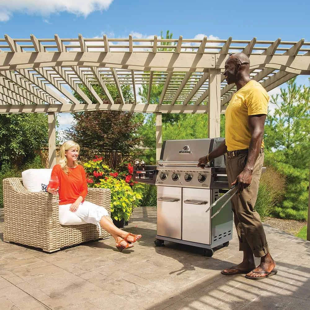 Broil King REG-S420P Regal S420 Pro 4-Burner Freestanding Grill, 25.5-Inches 6 Broil King REG-S420P Regal S420 Pro 4-Burner Freestanding Grill, 25.5-Inches - Image 4